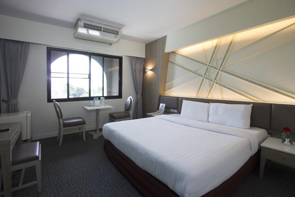 Hotel Papa Bangkok Siriraj Exteriér fotografie