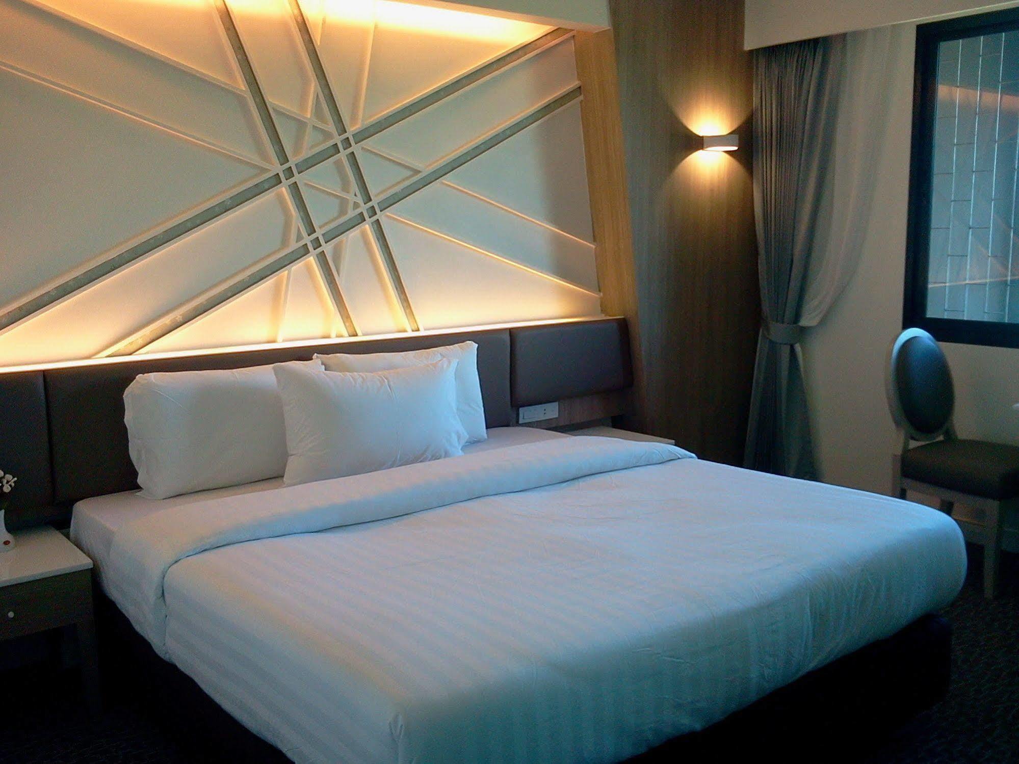 Hotel Papa Bangkok Siriraj Exteriér fotografie